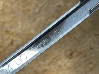 Mercedes C-Klasse W204 STOßSTANGE VORNE KÜHLERGRILL CHROMLEISTE 245200002 - Bild 4