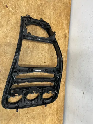 Mercedes W205 C-Klasse Abdeckung Armaturenbrett Konsole Verkleidung  A2056803905 - Bild 3