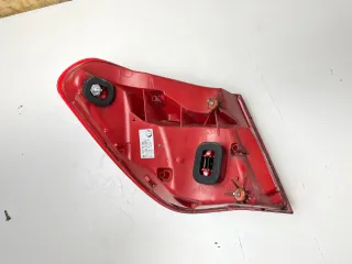 BMW 7er F01 F02 F04 Rückleuchte Heckleuchte Seitenwand rechts aussen 7182198 - Bild 4