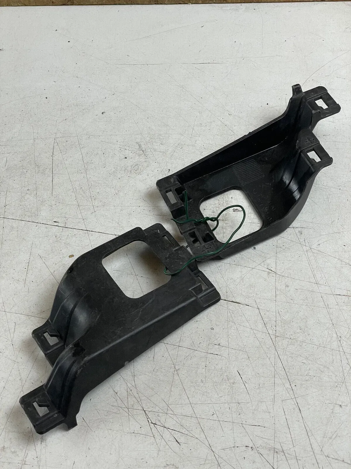 Mercedes Coupe C207 Stoßstangenabdeckung vorne L + R A2078851316 / A2078851416 - Bild 1