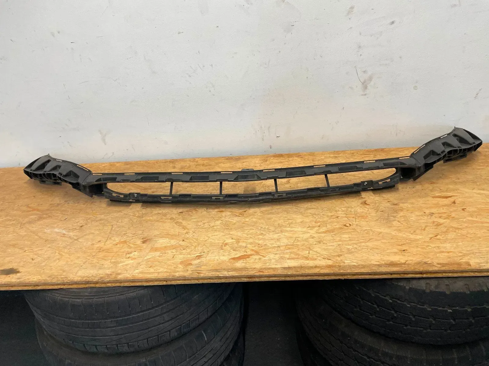 Mercedes W213 Grundträger Stoßstange Halter vorne A2138851265 - Bild 1