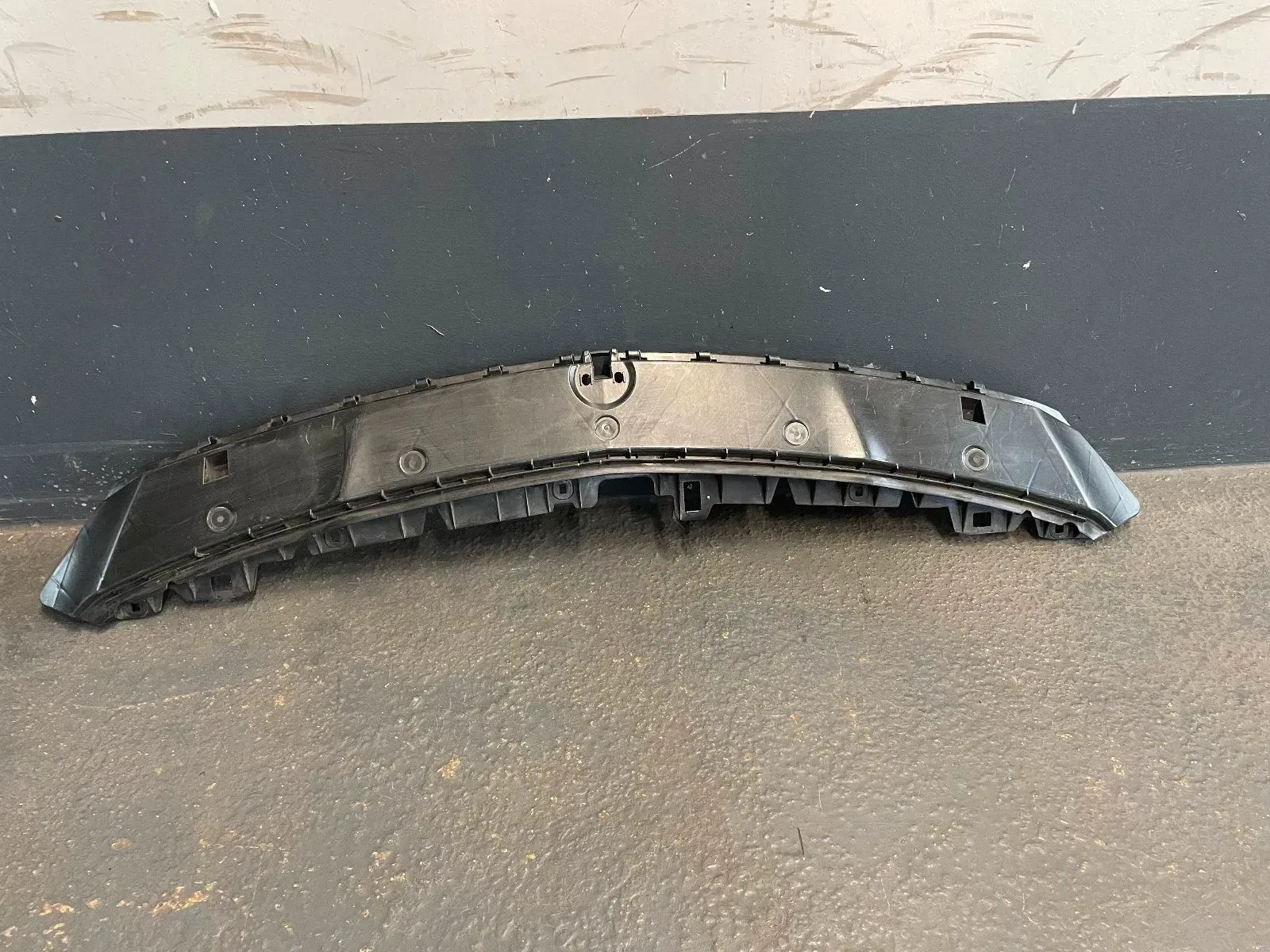 Mercedes CLA C117 X117 Halter Träger Stoßstange Vorne A1178850000 - Bild 1