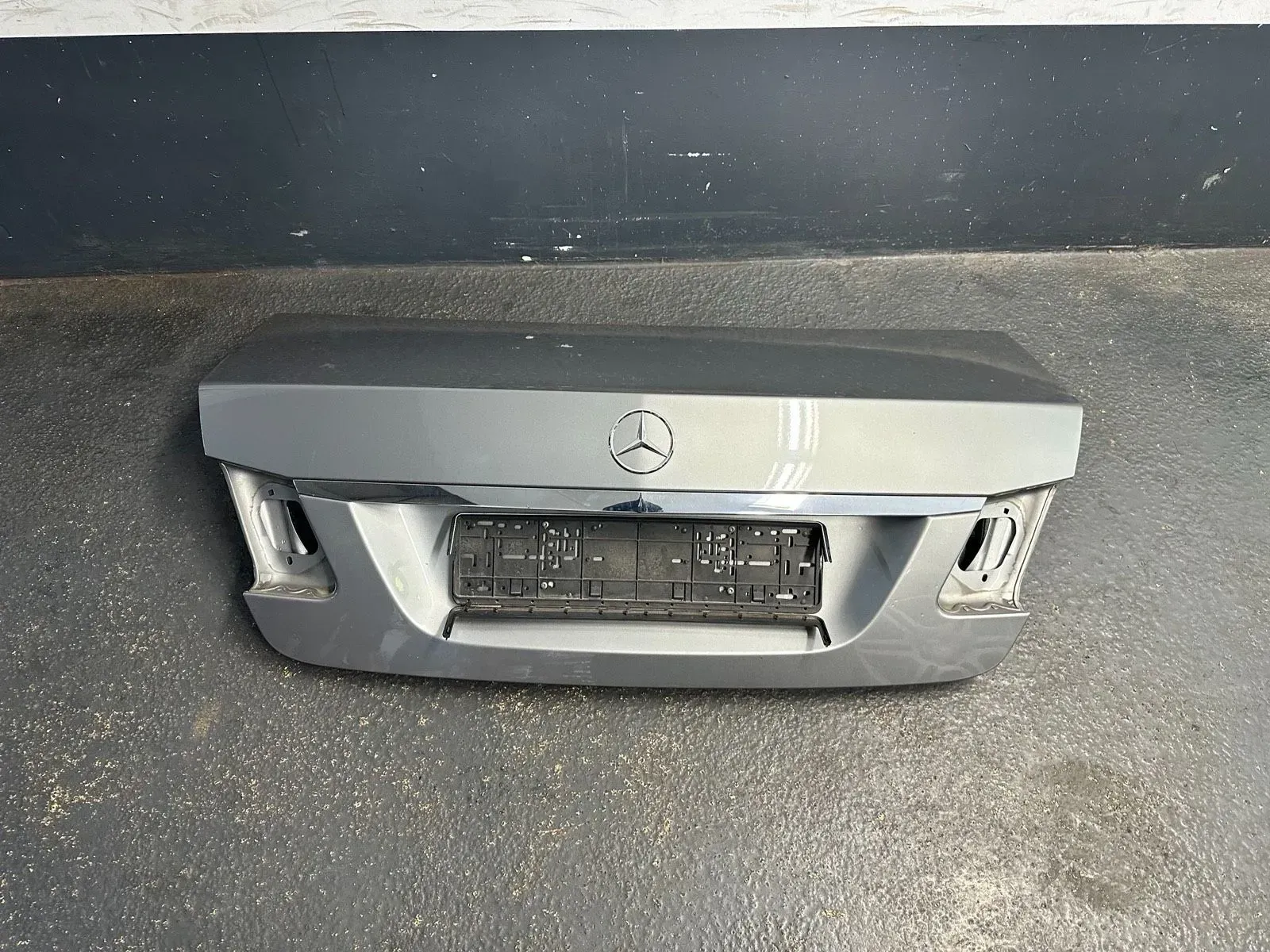Mercedes W212 MOPF 792 Heckklappe - Bild 1