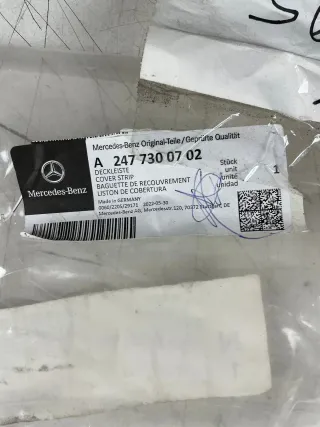 Mercedes Benz Deckleiste  A2477300702 Neu Original - Bild 4
