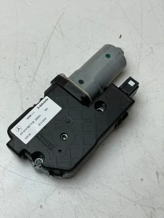 Mercedes W213 E-Kl. Panorama Schiebedach Motor Getriebemotor Rollo A2139067003 - Bild 1