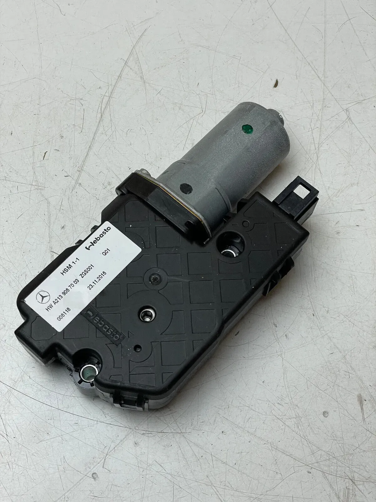 Mercedes W213 E-Kl. Panorama Schiebedach Motor Getriebemotor Rollo A2139067003 - Bild 1