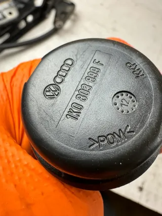 Reserveradschraube Audi Q7 4L Ersatzradschraube Gewinde 1K0803899F - Bild 2