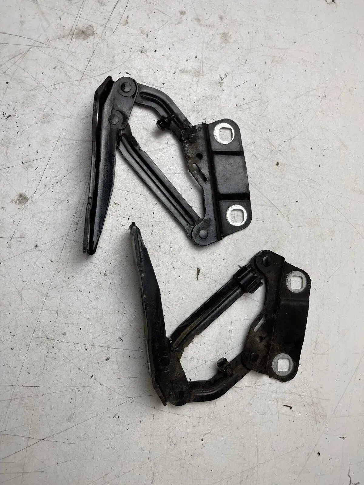 MERCEDES-BENZ  M-KLASSE (W164) Motorhaubenscharnier Scharniere links und rechts - Bild 1