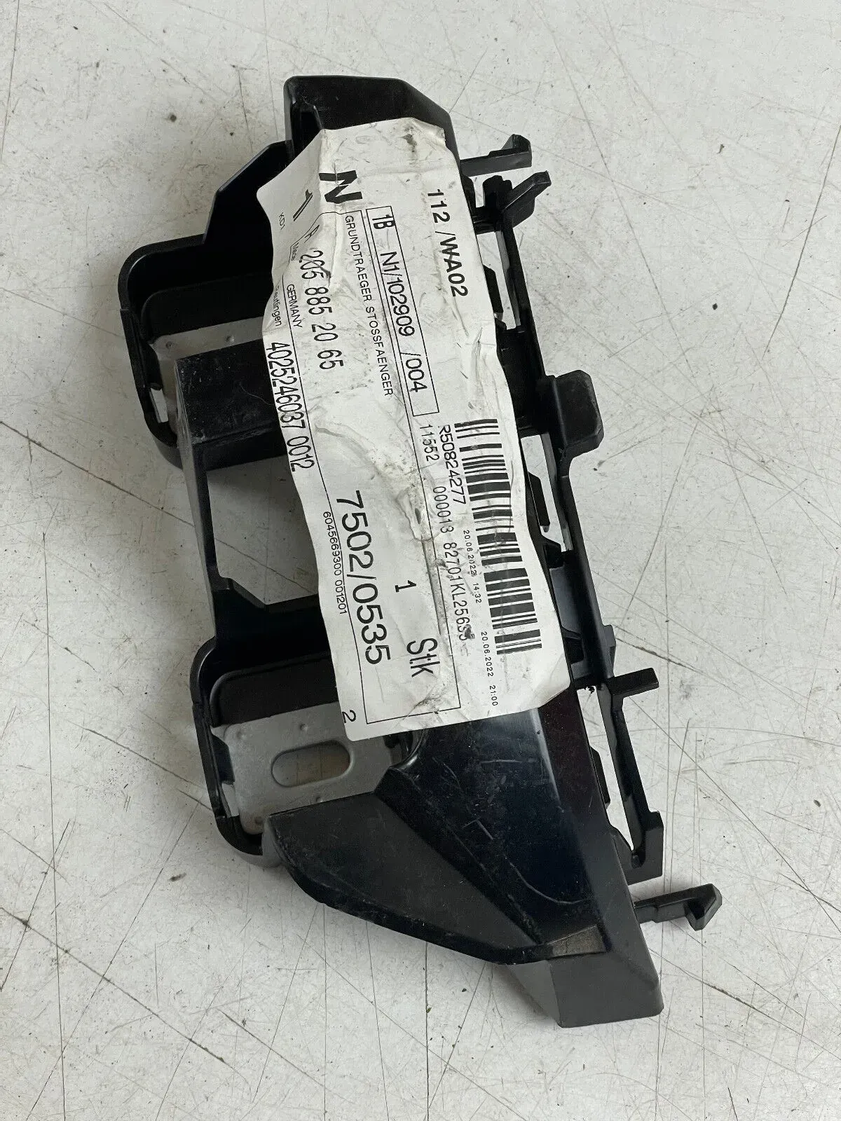Mercedes C Klasse W205 Halter Stoßstange hinten rechts A2058852065 Neu Original - Bild 1