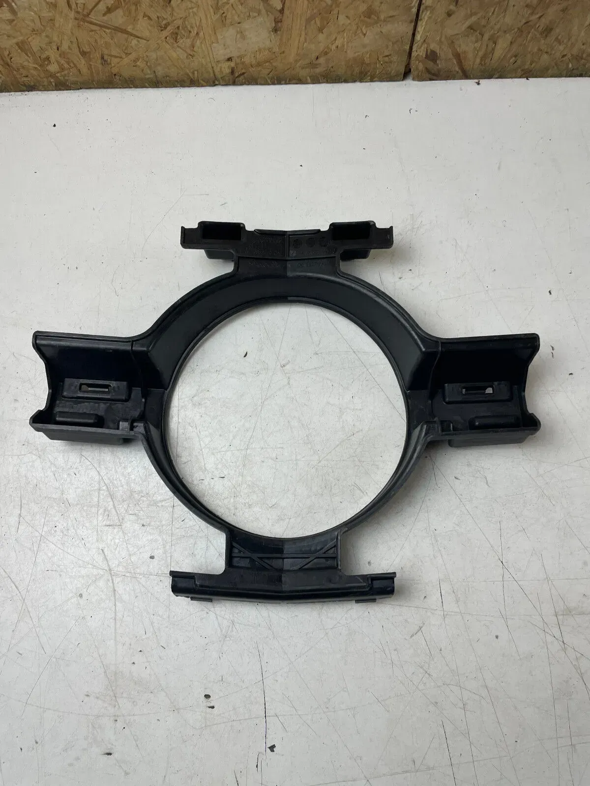 Mercedes-Benz A1768880010 Verstärkung Gitter Grill Stern - Bild 1