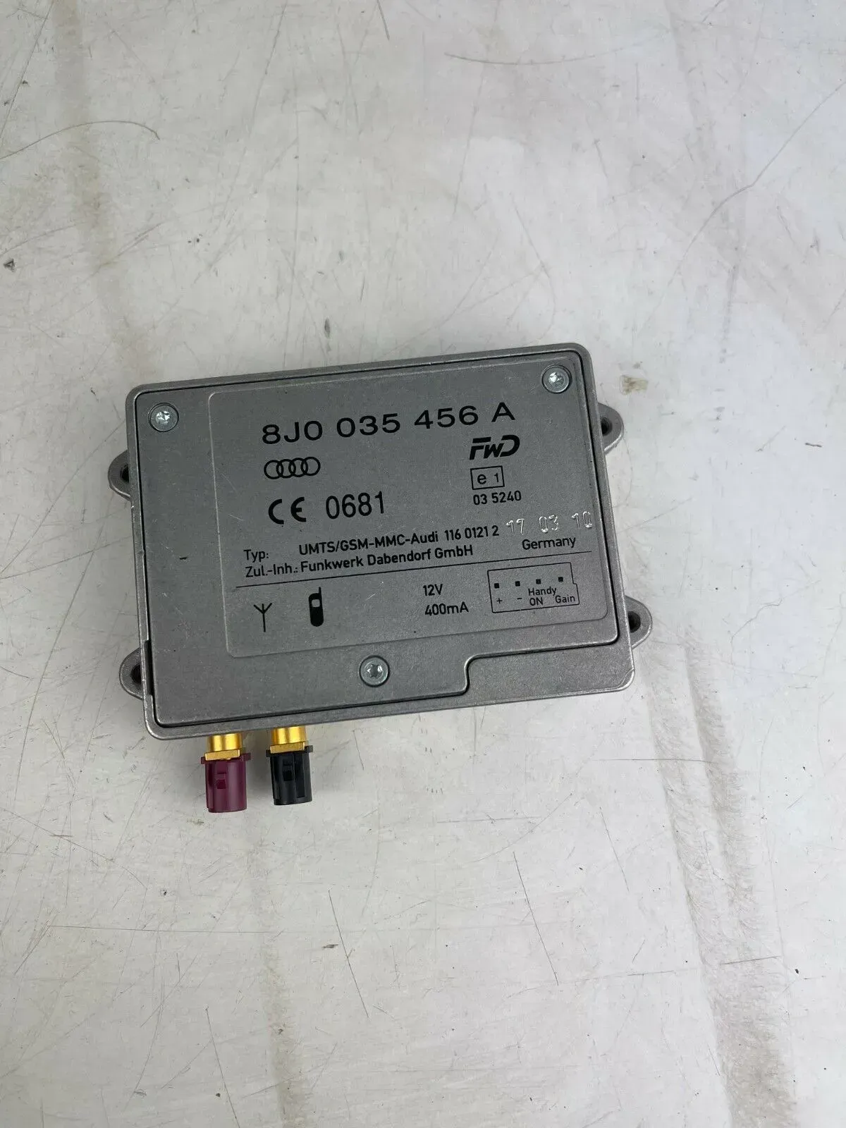 8J0035456A Audi A4 8K A6 4G A8 4H Q5 8R 2-Wege-Signalverstärker - Bild 1