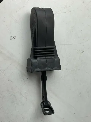 AUDI A5 8T Türhalter Türstoper Türfangband 8T0837249 - Bild 1