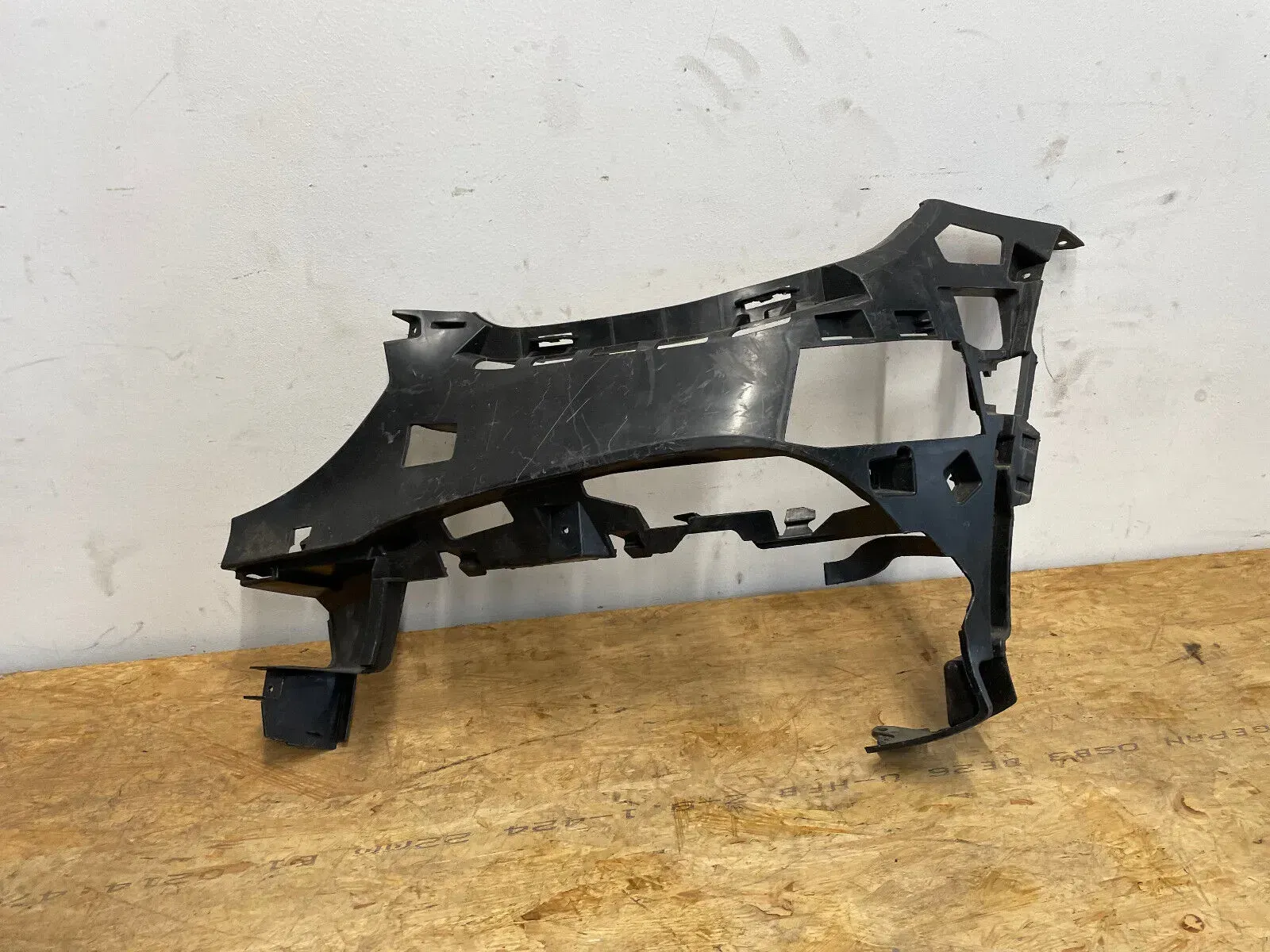 Mercedes W213 E-Klasse Mopf Stoßstangenhalter Halterung vorne links A2138852403 - Bild 1