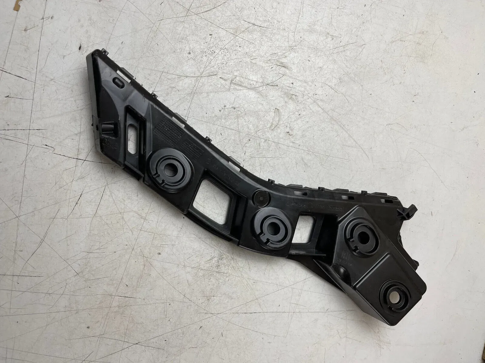 VW Touran MK2 5T Halterung Stossfänger hinten rechts 5TA807394 - Bild 1