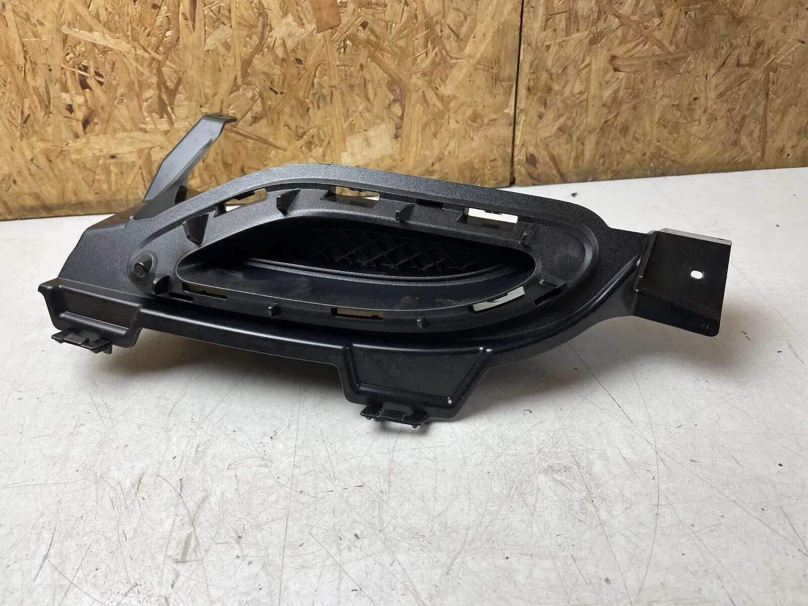 Mercedes-Benz C-KLASSE W205 AMG Auspuffblenden Verkleidung Endrohr A2058854403 - Bild 1