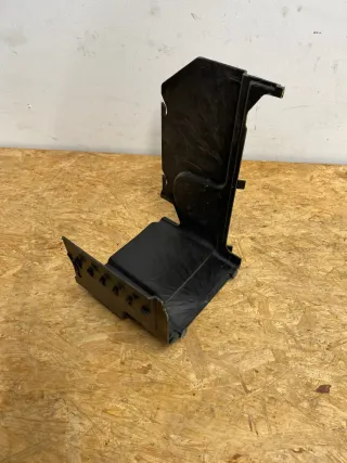 MERCEDES BENZ W246 W176 Batteriehalter Abdeckung Halter A2465410205 - Bild 1