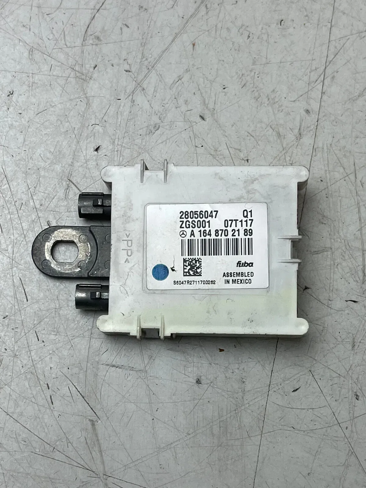 Mercedes Benz M-Klasse W164 ML W251 Antennenverstärker C-Säule - Bild 1