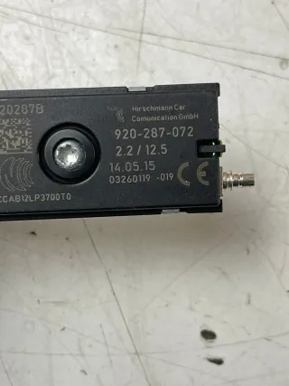 Mercedes-Benz ML C S-Klasse GLC GLE W166 Antennenverstärker  A2229055804 - Bild 4