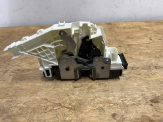 Mercedes W176 W246 Türschloss Türschloß Schloss rechts A1667200435 - Bild 4