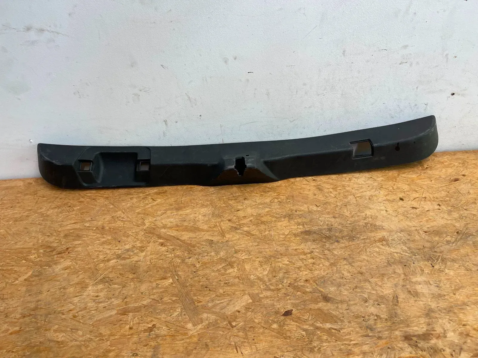 Mercedes B W246 W242 Verkleidung Heckklappe A2467400272 - Bild 1