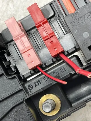 Mercedes W211 W164 Verteilerleiste Sicherungsdose Sicherungskasten A2115452601 - Bild 3