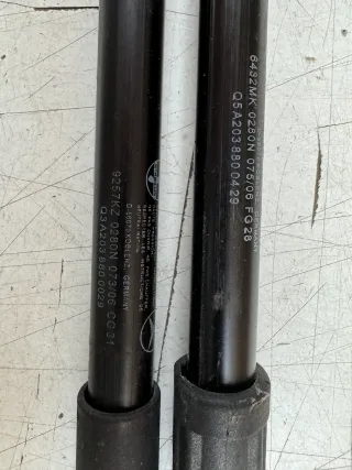 GASFEDER MOTORHAUBE LINKS+RECHTS FÜR MERCEDES C-KLASSE W203 A2038800429 - Bild 4