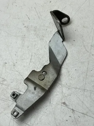 Mercedes Benz W212 W218  HALTERUNG HALTER KATALYSATOR A2124900540 - Bild 1
