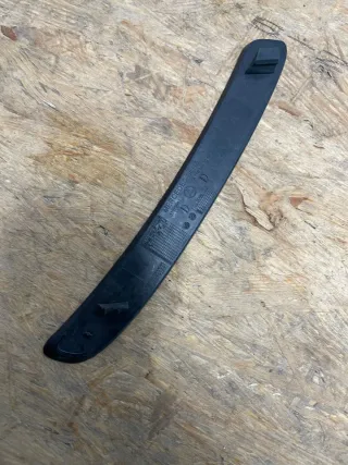 Mercedes A-Klasse W176 Stoßstange hinten rechts Gitterverkleidung A1768850153 - Bild 2