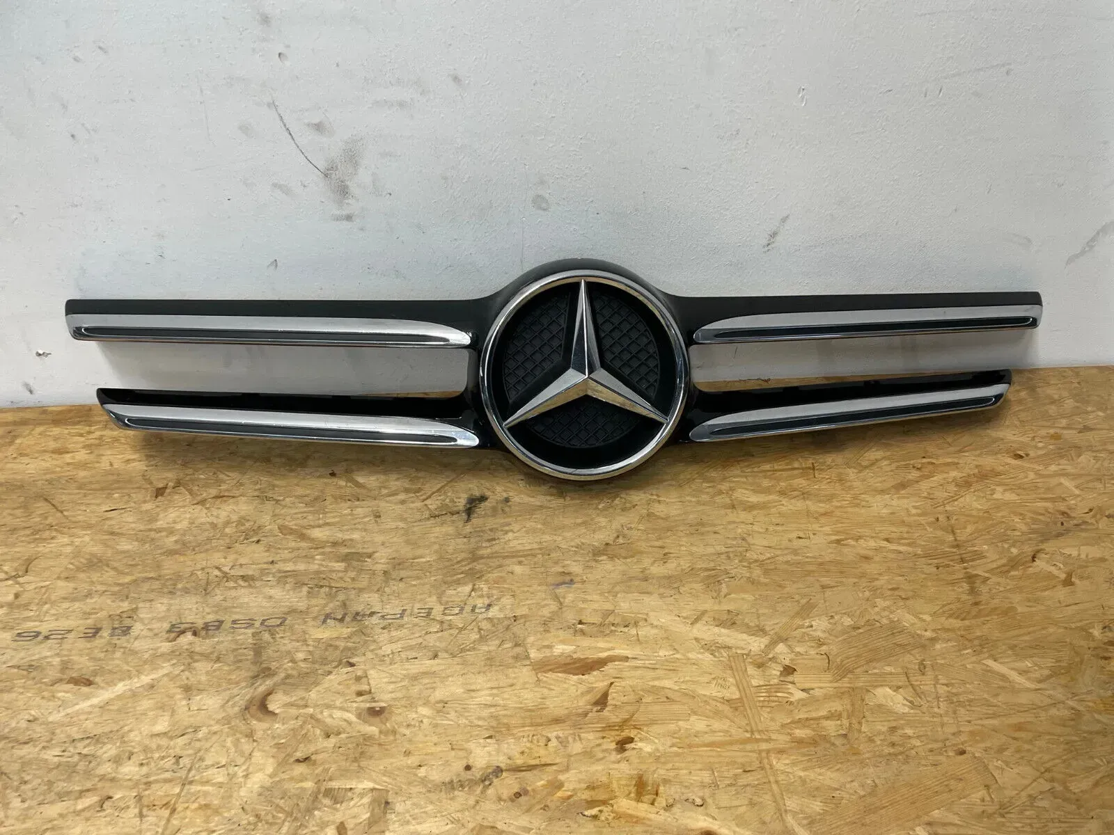 Mercedes E W213 Grill Kühlergrill Blende Abdeckung vorne +Zierstäbe A2138880160 - Bild 1