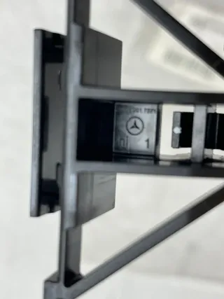 Mercedes A205 C205 S205 rechts vorne Kotflügel Befestigungsclip A0019917571 Neu - Bild 3