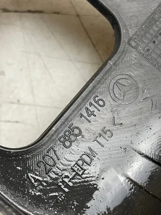 Mercedes Coupe C207 Stoßstangenabdeckung vorne L + R A2078851316 / A2078851416 - Bild 3