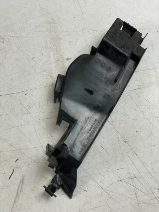 Mercedes Benz A-Klasse W176 Halterung Kühlergrill A1768880138 - Bild 2