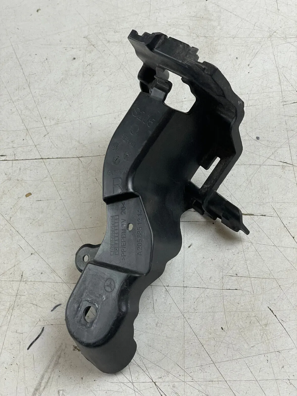 Mercedes-Benz C-Klasse W205 Stoßfänger Halter rechts A2058851214 - Bild 1