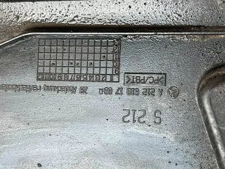 Mercedes W212 Unterfahrschutz Unterbodenschutz A2126101708 - Bild 3
