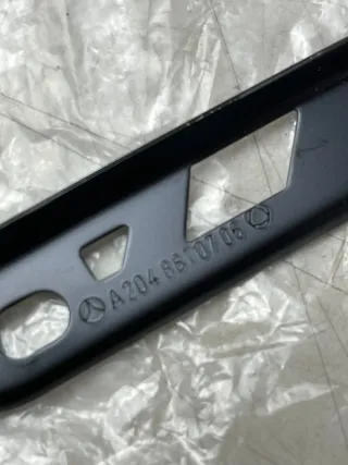 Mercedes W204 Befestigungsschiene Halter Links Stoßstange A2048810706 Neu Origi. - Bild 3