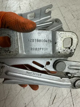 MERCEDES-BENZ M W164 Vorne Rechts links Motorhaube Scharnier A2518800428 2009 - Bild 2