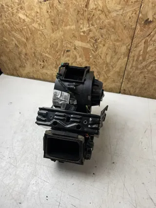 MERCEDES W164 RHD Heizungs Gebläsemotor A164830000 / 820952 - Bild 1