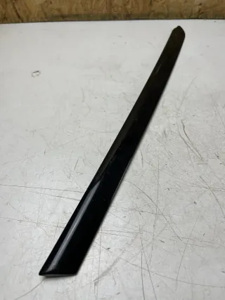 Mercedes W117 Kombi  Fensterverkleidung Links Hinten Schwarz A1176730300 - Bild 1
