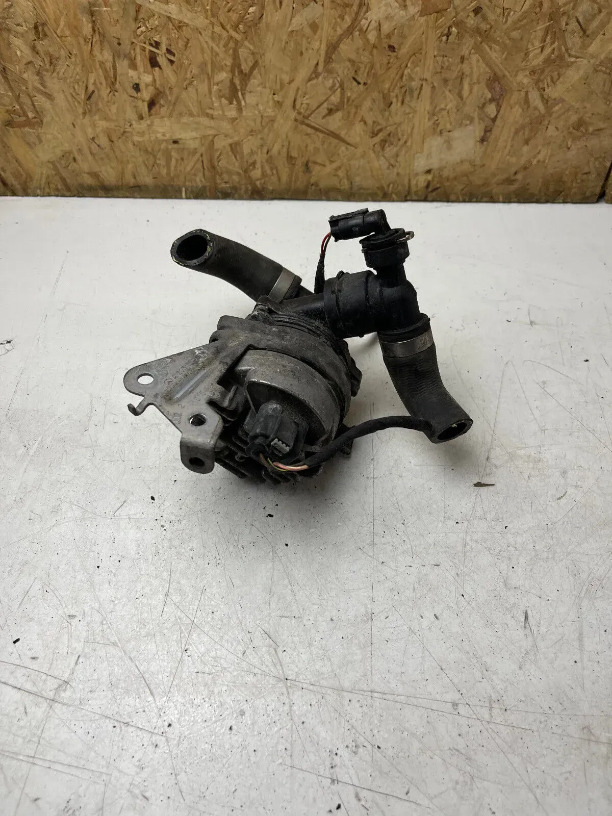 Mercedes Benz Wasserpumpe Kühlmittel Pumpe AMG A0005001700 Original - Bild 1