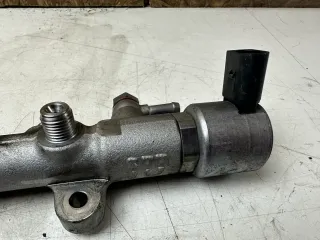 Original Mercedes-Benz Delphi Kraftstoffverteiler Railrohr A6510700700 - Bild 4
