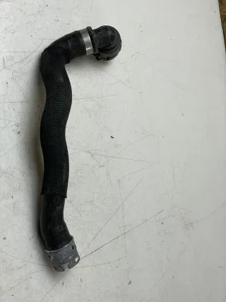 MERCEDES-BENZ GLC X253 Wasserkühlerschlauch rechts A2535014000 - Bild 2