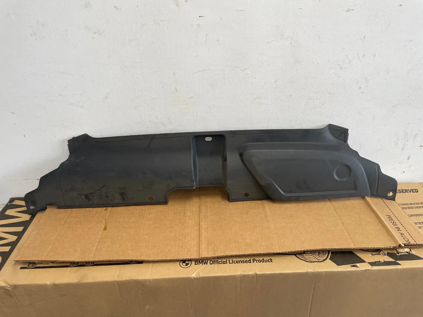 Audi A5 8T Abdeckung Schlossträger Verkleidung 8T0807081F - Bild 1