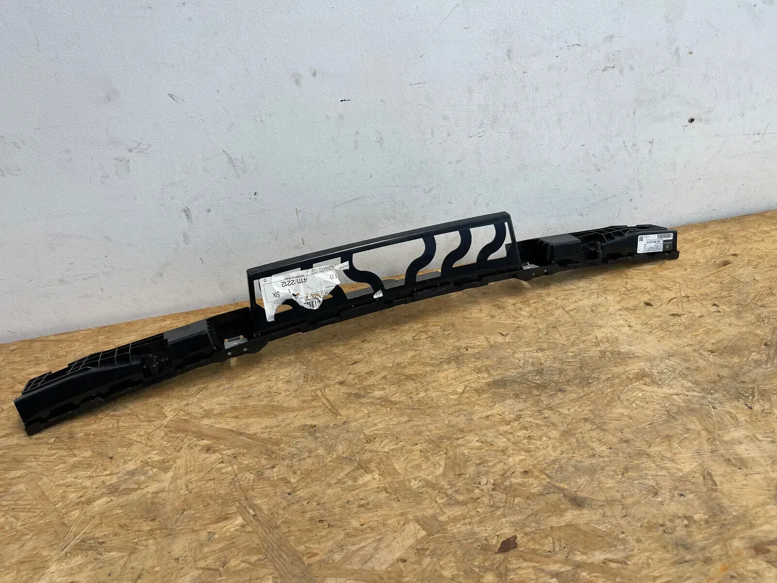 Mercedes-Benz C-Klasse W206 Grundträger Halterung hinten Stoßstange A2068859603 - Bild 1