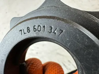 Griff Ersatzrad Befestigung Schraube für AUDI Q7 4L 7L8601347 - Bild 2