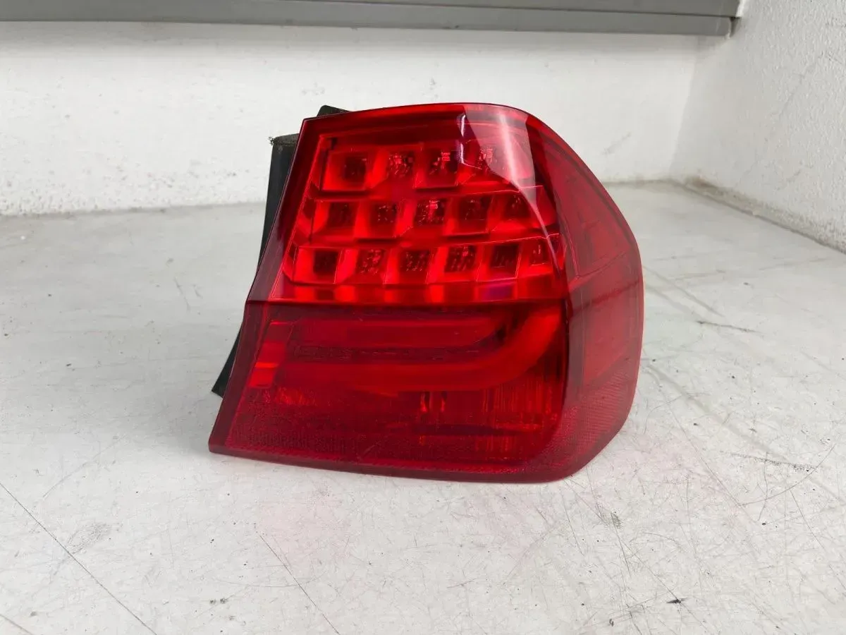 BMW E90 Rücklicht rechts LCI 7289426 - Bild 1