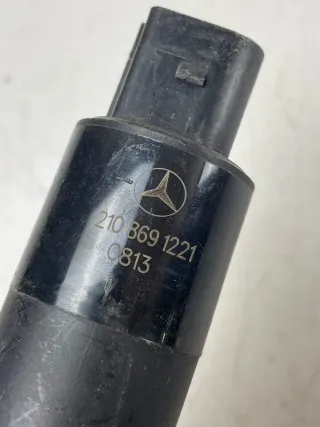 Mercedes-Benz Wischwasserpumpe 2108691221 - Bild 3