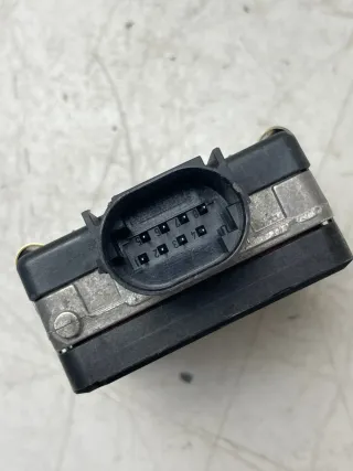 MERCEDES BENZ C-Klasse W205 Abstandssensor Radarsensor A0009056911 Bosch - Bild 3