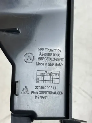 Mercedes-Benz Verkleidung Luftleitlamelle links A2468880038 + rechts A2468880138 - Bild 6