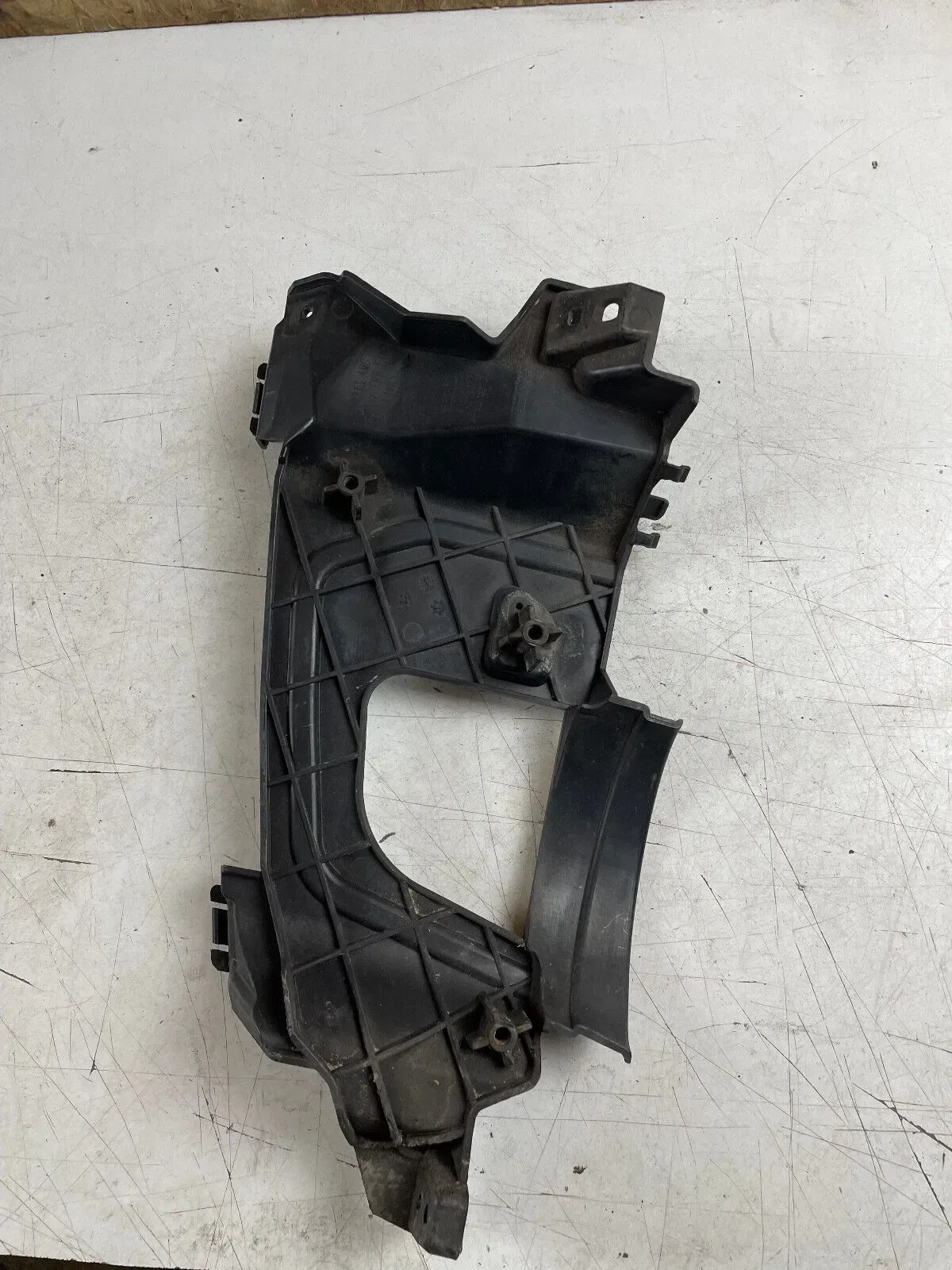 MERCEDES E KLASSE W213 LINKE HALTERUNG STOßSTANGE HINTEN A2138853901 - Bild 1