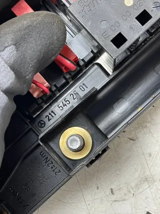 Mercedes W211 W164 Verteilerleiste Sicherungsdose Sicherungskasten A2115452601 - Bild 4